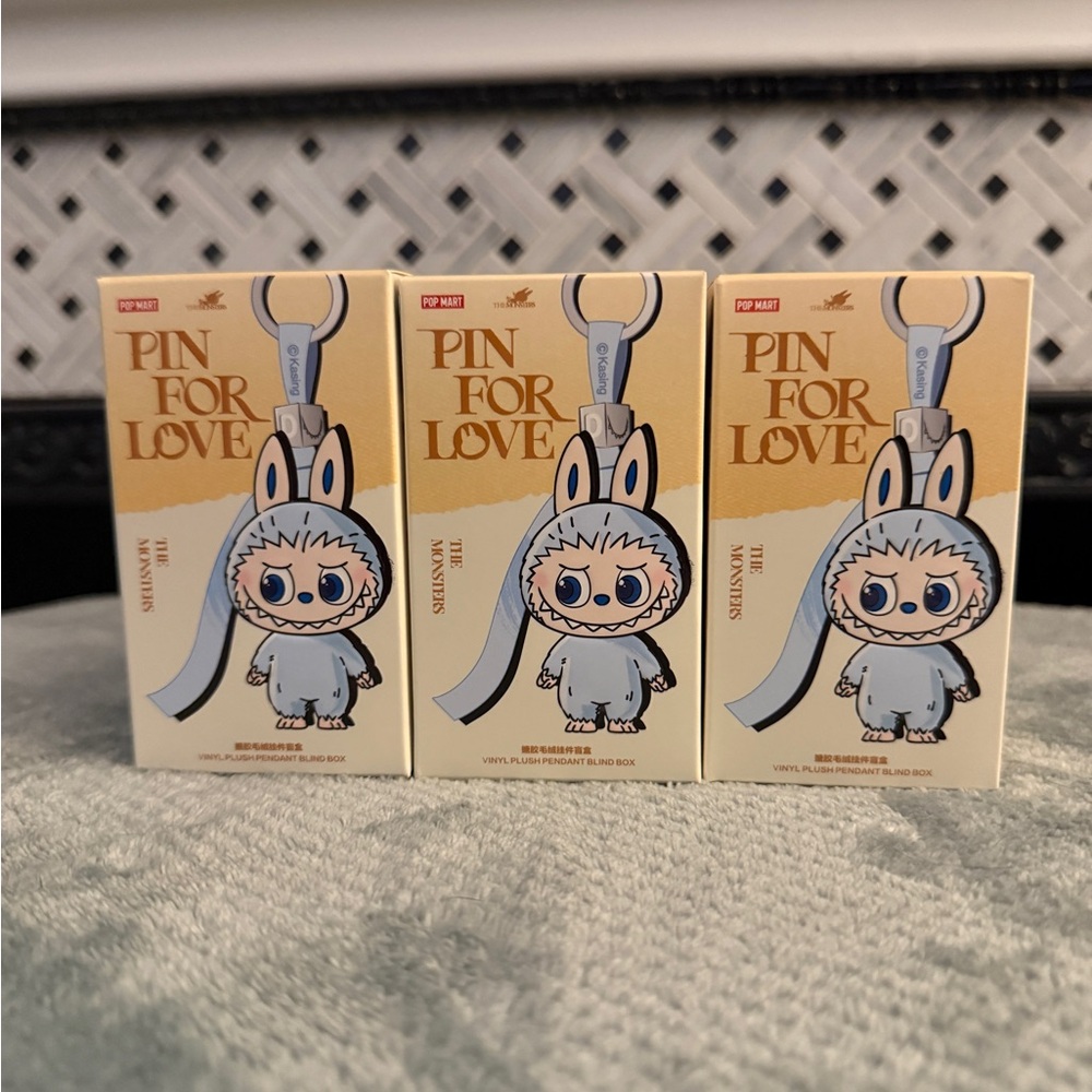 THE MONSTERS Pin – Love Series Vinyl Plush Pendant (Blind Box)